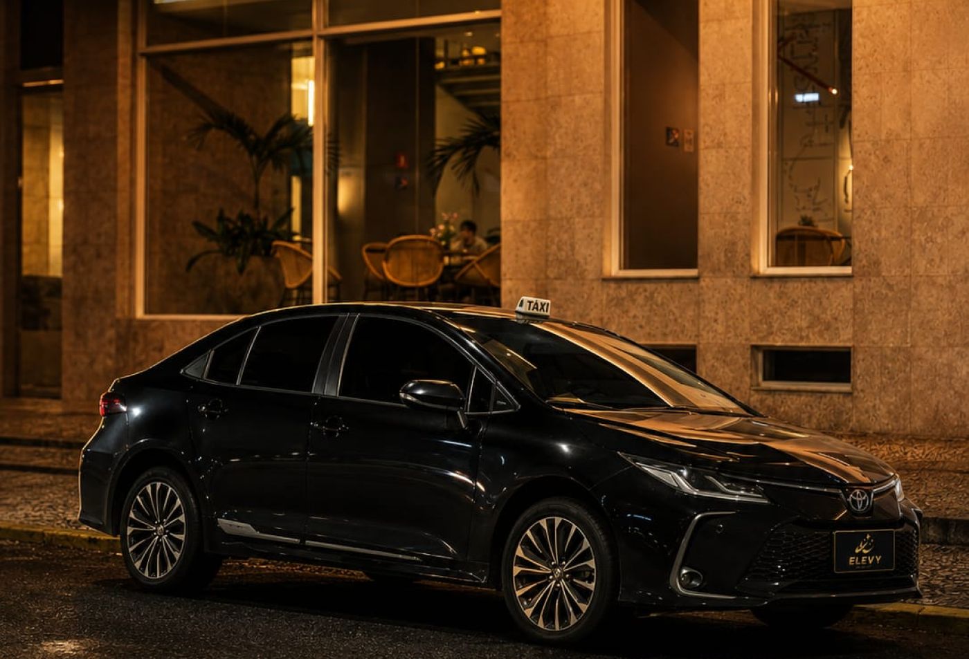 Toyota Corolla XEi 2.0 Flex Automático, táxi executivo da frota Elevy